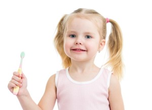מדריך לצחצוח שיניים לילדים ולתינוקות
